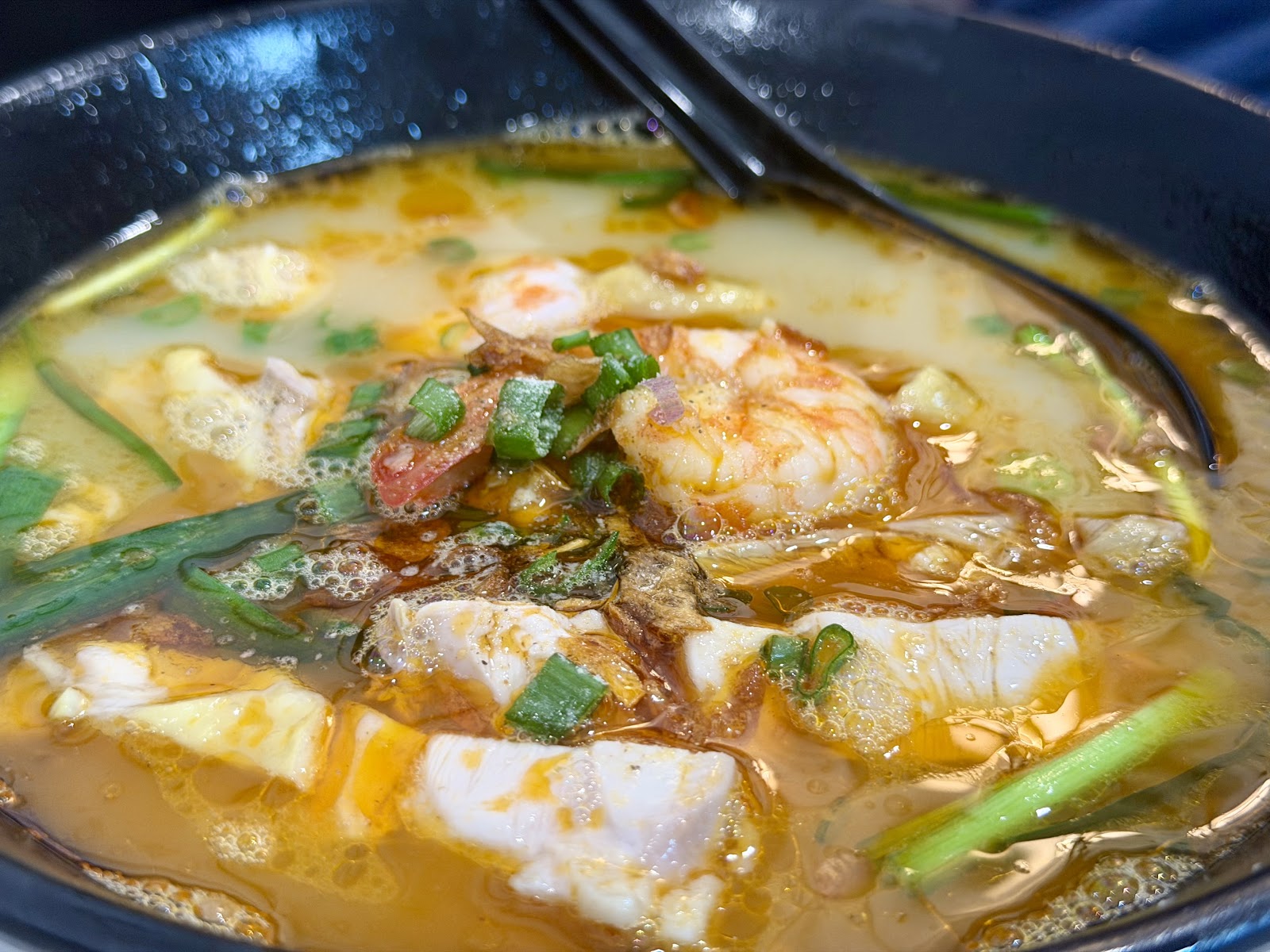 A generous portion of Ipoh Hor Fun, available in dry or soup versions.